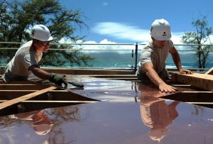 2 labor are working 